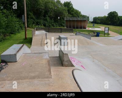 Lawrence, Kansas - 17. Juli 2023: Centennial Skate Park auf der ROCKLEDGE Road in Lawrence, KS Stockfoto