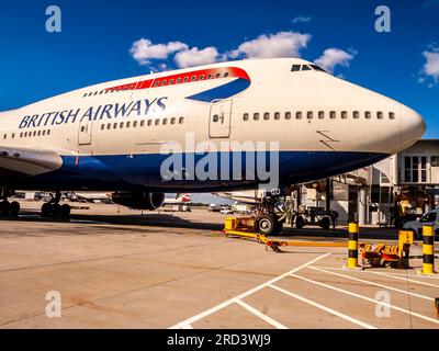 Ein Flugzeug der British Airways Boeing 747-400 G-BYGD am Flughafen London Heathrow, Großbritannien Stockfoto