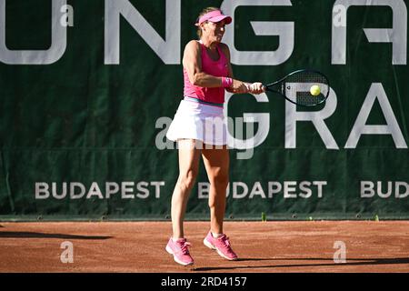 Budapest, Ungarn. 18. Juli 2023. Timea Babos (HUN) während der Hauptauslosung am zweiten Tag des ungarischen Gran Prix Tennis WTA250 am 18. Juli 2023 im Romai Teniszakademia, Budapest, Ungarn Kredit: Live Media Publishing Group/Alamy Live News Stockfoto