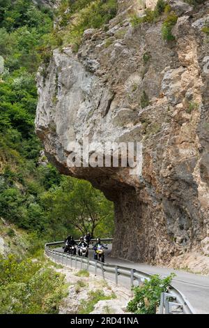 Reisen Sie entlang der Verdon-Schlucht Parc Naturel Regional du Verdon Alpes-de-Haute-Provence Provence-Alpes-Cote d'Azur Frankreich Stockfoto