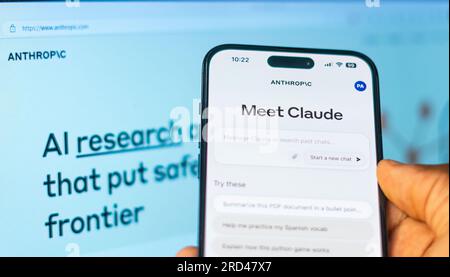 Claude 2 Ai von Anthropic ein freundlicher Assistent, schnell, kompetent und wahrhaft unterhaltsam Stockfoto