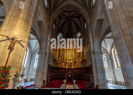 Im Inneren der Kathedrale de Nuestra Senióra de la Asuncion de Santander, Kantabrien, Spanien. Stockfoto