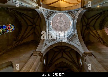 Im Inneren der Kathedrale de Nuestra Senióra de la Asuncion de Santander, Kantabrien, Spanien. Stockfoto