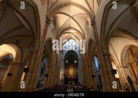 Im Inneren der Kathedrale de Nuestra Senióra de la Asuncion de Santander, Kantabrien, Spanien. Stockfoto