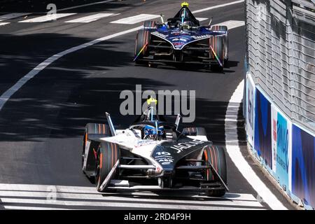 Sam Bird aus Großbritannien und Jaguar TCS Racing fahren in Runde 14 des ABB Formel E World Championship 2023 Hankook Rome E-Prix. Stockfoto