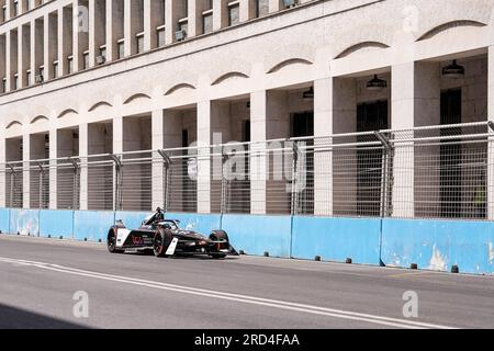 Mitch Evans aus Australien und Jaguar TCS Racing fahren in Runde 14 des ABB Formel E World Championship 2023 Hankook Rome E-Prix. Stockfoto