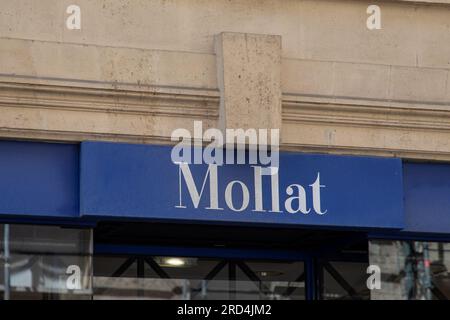 Bordeaux , Frankreich - 07 01 2023 : Librairie Mollat Bordeaux Fassadenladen Textmarke größte unabhängige französische Buchhandlung Logo Boutique Bücher Stockfoto