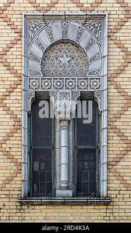 Bedford Stuyvesant: Friendship Baptist Church, erbaut im Jahr 1910 in der vielseitigen maurischen Revival, war ursprünglich der Kismet Tempel, für ein Kapitel des Schreiners. Stockfoto