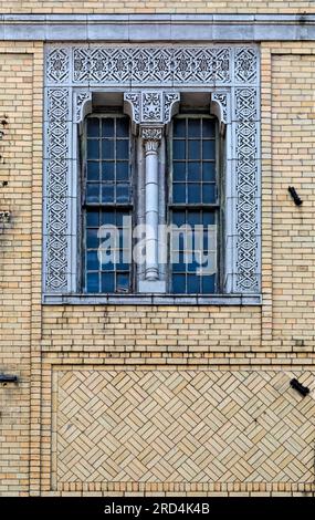 Bedford Stuyvesant: Friendship Baptist Church, erbaut im Jahr 1910 in der vielseitigen maurischen Revival, war ursprünglich der Kismet Tempel, für ein Kapitel des Schreiners. Stockfoto