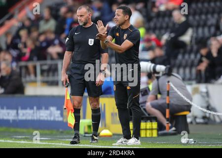 Hull, UK. 18. Juli 2023. Liam RoSenior Manager von Hull City Gesten and Reactions während des Vorsaison Freundschaftsspiels Hull City gegen Barnsley im MKM Stadium, Hull, Großbritannien, 18. Juli 2023 (Foto von James Heaton/News Images) in Hull, Großbritannien, am 7./18. Juli 2023. (Foto: James Heaton/News Images/Sipa USA) Guthaben: SIPA USA/Alamy Live News Stockfoto