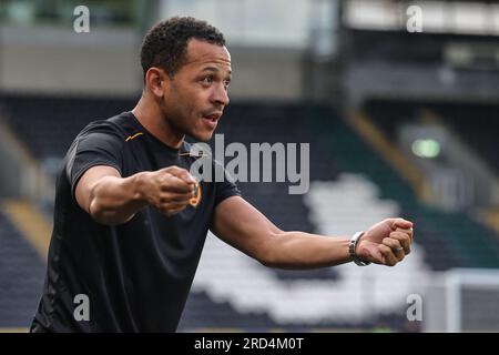 Hull, UK. 18. Juli 2023. Liam RoSenior Manager von Hull City reagiert während des Vorsaison-Freundschaftsspiels Hull City gegen Barnsley im MKM Stadium, Hull, Großbritannien, am 18. Juli 2023 (Foto von Mark Cosgrove/News Images) in Hull, Großbritannien, am 7./18. Juli 2023. (Foto: Mark Cosgrove/News Images/Sipa USA) Guthaben: SIPA USA/Alamy Live News Stockfoto