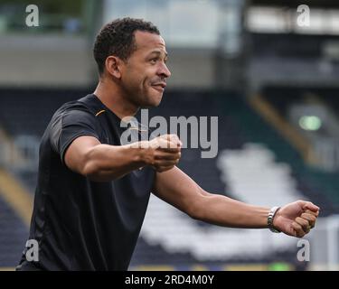 Hull, UK. 18. Juli 2023. Liam RoSenior Manager von Hull City reagiert während des Vorsaison-Freundschaftsspiels Hull City gegen Barnsley im MKM Stadium, Hull, Großbritannien, am 18. Juli 2023 (Foto von Mark Cosgrove/News Images) in Hull, Großbritannien, am 7./18. Juli 2023. (Foto: Mark Cosgrove/News Images/Sipa USA) Guthaben: SIPA USA/Alamy Live News Stockfoto