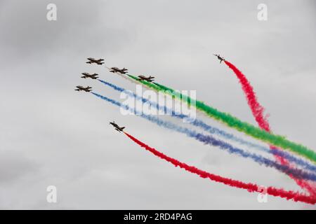 Royal International Air Tattoo, RAF Fairford, 16. Juli 2023. Fursan Al Emarat vom United Arab Emerates Air Force Aerobatic Team. Stockfoto