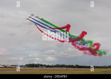 Royal International Air Tattoo, RAF Fairford, 16. Juli 2023. Fursan Al Emarat vom United Arab Emerates Air Force Aerobatic Team. Stockfoto