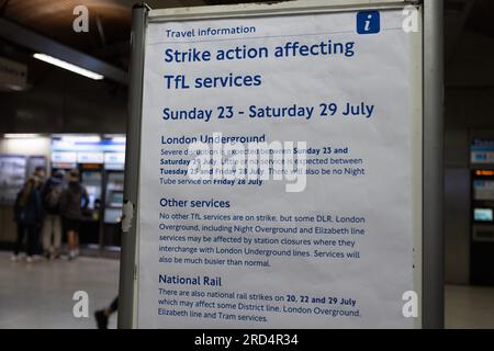 London, Vereinigtes Königreich - 18. Juli 2023: Fahrer und Mitarbeiter der Londoner U-Bahn werden vom 23. Juli bis zum 29. Juli streiken. Stockfoto