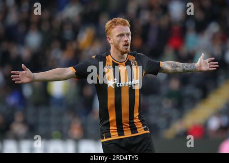 Hull, UK. 18. Juli 2023. Ryan Woods #15 von Hull City Gesten and Reactions während des Vorsaison-Freundschaftsspiels Hull City vs Barnsley im MKM Stadium, Hull, Großbritannien, 18. Juli 2023 (Foto von James Heaton/News Images) in Hull, Großbritannien, am 7./18. Juli 2023. (Foto: James Heaton/News Images/Sipa USA) Guthaben: SIPA USA/Alamy Live News Stockfoto