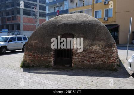 Der Stadtteil Marmara Ereglisi in Tekirdag, Türkei, ist eine Tourismusstadt. Es zieht mit seinen historischen Artefakten und dem Meer Aufmerksamkeit auf sich. Stockfoto