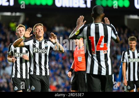 Glasgow, Großbritannien. 18. Juli 2023. Harrison Ashby von Newcastle United gewinnt im Vorsaison-Spiel im Ibrox Stadium in Glasgow einen späten Gewinner. Das Bild sollte lauten: Neil Hanna/Sportimage Credit: Sportimage Ltd/Alamy Live News Stockfoto