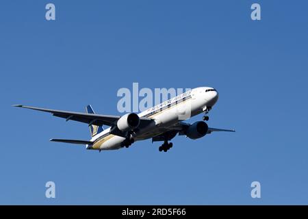 Flugzeug Singapore Airlines, Boeing 777-300ER, 9V-SWV Stockfoto