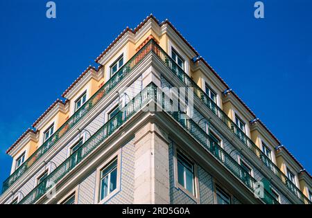 Geflieste Hausfassade, Eckhaus, Altstadt, Lissabon, Portugal Stockfoto