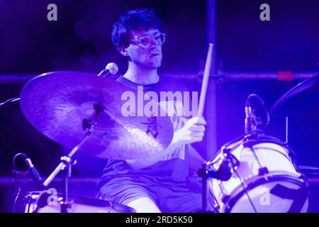 Mailand, Italien. 18. Juli 2023. Charlie Wayne aus Black Country, New Road tritt am 18 2023. Juli live im Circolo Magnolia in Mailand auf. Kredit: SOPA Images Limited/Alamy Live News Stockfoto