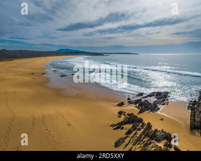 Erkunden Sie Cuttagee Beach an der Küste von Sapphire an der Südküste von NSW, Australien Stockfoto