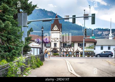 LEAVENWORTH, 25. JUNI 2023: Dorf Leavenworth im bayerischen Stil in der Nähe der Cascade Mountains. Stockfoto