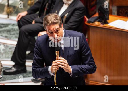 Paris, Frankreich. 18. Juli 2023. Olivier Becht, Delegierter französischer Minister beim Minister für Europa und auswärtige Angelegenheiten, zuständig für Außenhandel, Attraktivität und französische Staatsangehörige im Ausland, während der Nationalversammlung gesprochen. Fragestunde an die Regierung von Elisabeth in der Nationalversammlung im Palais Bourbon in Paris. Kredit: SOPA Images Limited/Alamy Live News Stockfoto