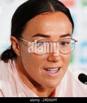 Lucy Bronze spricht vor den Medien im Hilton Brisbane in Brisbane, Australien, vor der FIFA Women's World Cup 2023, die am 20. Juli beginnt und gemeinsam von Australien und Neuseeland ausgerichtet wird. Bilddatum: Mittwoch, 19. Juli 2023. Sieh dir die PA-Geschichte WORLDCUP England an. Das Foto sollte lauten: Zac Goodwin/PA Wire. EINSCHRÄNKUNGEN: Verwendung unterliegt Einschränkungen. Nur redaktionelle Verwendung, keine kommerzielle Verwendung ohne vorherige Zustimmung des Rechteinhabers. Stockfoto