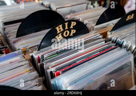 Musikauswahl im Music Store Stockfoto