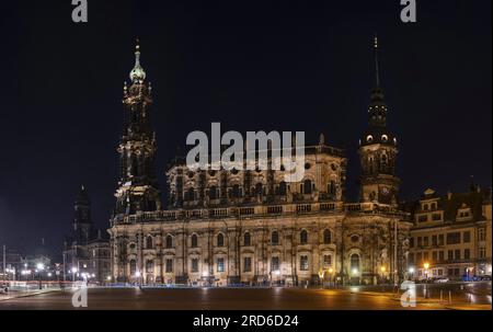 Die Kathedrale der Heiligen Dreifaltigkeit in Dresden in der Nacht Stockfoto