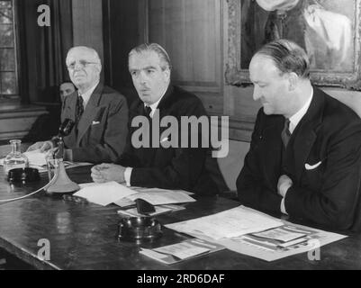 Eden, Anthony, 12.6.1897 - 14,1.1977, britischer Politiker (Cons. ), mit Lord Woolton, Rab Butler, ADDITIONAL-RIGHTS-CLEARANCE-INFO-NOT-AVAILABLE Stockfoto