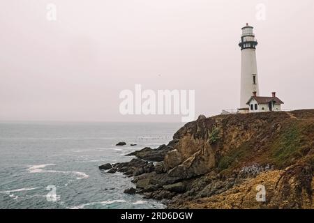 Pigeon Point Leuchtturm am bewölkten Tag, Highway One, Kalifornien, USA Stockfoto