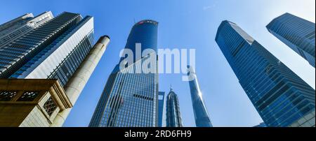 Stadtbild modernes Gebäude des finanzzentrums lujiazui in shanghai, china. Stockfoto