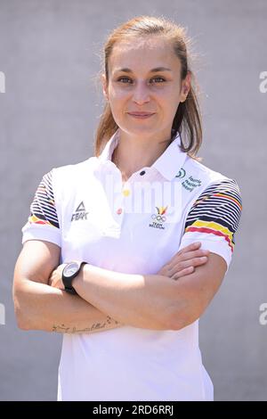 Gent, Belgien. 18. Juli 2023. Die belgische Trainerin Julie Guitton posiert für den Fotografen in einem Team-Building-Trainingslager der jungen Athleten der Mannschaft Belgien in Gent, Dienstag, den 18. Juli 2023. Diese Athleten werden in Kürze vom 23. Bis 29. Juli am Europäischen Olympischen Jugendfestival (EYOF) teilnehmen und ihre Vorbereitungen für dieses EYOF-Turnier in der Topsport-Unterkunft in Gent fortsetzen. BELGA FOTO LAURIE DIEFFEMBACQ Kredit: Belga News Agency/Alamy Live News Stockfoto