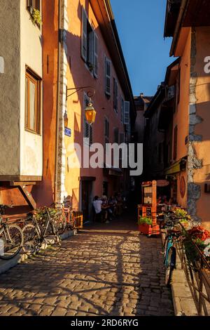 Altstadt Annecy bei Abenddämmerung Haute-Savoie Auvergne-Rhone-Alpes Frankreich Stockfoto