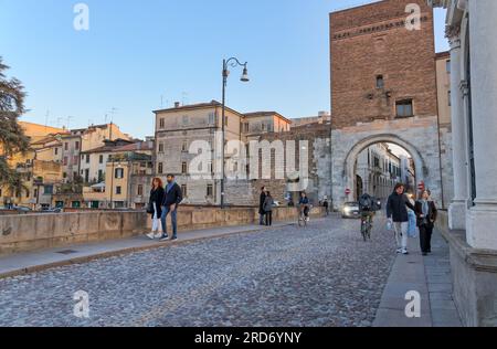 Porta e Ponte Molino in Padua, Italien Stockfoto