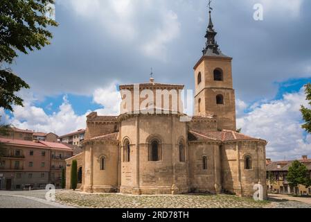 San Millan Kirche Segovia, Blick auf das Ostende des 12. Jahrhunderts Iglesia de San Millan mit seiner romanischen Apsis, Segovia, Spanien Stockfoto