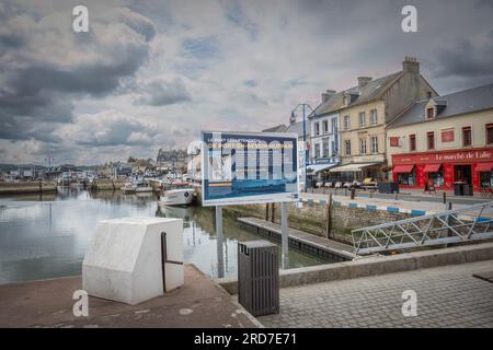 28.06.2023 Port au Bressin, calvados, Normandie, Frankreich. Port-en-Bessin-Huppain ist der führende handwerkliche Fischereihafen der Normandie. Zwischen zwei großen Stockfoto
