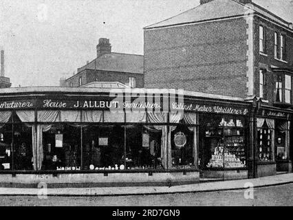 Hol dir James Allbut, einen Einrichtungsautomaten von The Strand, East Southsea. Aus einer Sammlung gedruckter Anzeigen und Fotos von 1908, die sich auf die Southsea und Portsmouth Gegenden von Hampshire, England, beziehen. Einige der Originale waren kaum größer als die Snapshot-Größe und die Qualität war variabel. Stockfoto