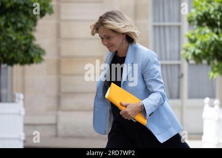Paris, Frankreich. 19. Juli 2023. Die Präsidentin der Region Ile de France Valerie Pecresse kommt am 19. Juli 2023 zu einer Tagung des Olympischen und Paralympischen Rates für die Olympischen und Paralympischen Sommerspiele 2024 in Paris im Elysee-Palast in Paris. Die Olympischen Sommerspiele 2024 in Paris finden vom 26. Juli bis 11. August 2024 und die Paralympischen Spiele vom 28. August bis 8. September statt. Foto: Raphael Lafargue/ABACAPRESS.COM Kredit: Abaca Press/Alamy Live News Stockfoto