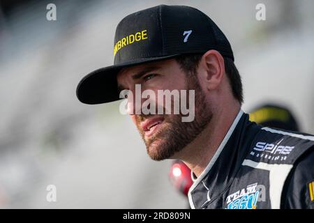 Hampton, GA, USA. 8. Juli 2023. Der NASCAR Cup Driver, Corey Lajoie (7), kommt auf die Rennstrecke, um sich für die Quaker State 400 zu qualifizieren, die im Walmart auf dem Atlanta Motor Speedway in Hampton GA verfügbar ist. (Kreditbild: © Walter G. Arce Sr./ZUMA Press Wire) NUR REDAKTIONELLE VERWENDUNG! Nicht für den kommerziellen GEBRAUCH! Stockfoto