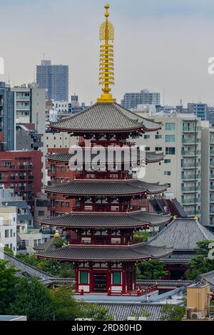 Große Pagode an den Senso-Ji-Tempeln in Asakusa, Japan Stockfoto