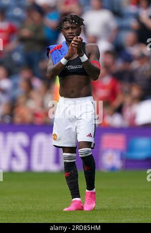 Fred von Manchester United lobt die Fans nach dem Vorsaison-Spiel im Scottish Gas Murrayfield Stadium in Edinburgh. Bilddatum: Mittwoch, 19. Juli 2023. Stockfoto