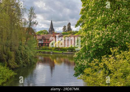 Blick auf die Kirche und das Dorf an der Themse, Pangbourne, Berkshire, England, Großbritannien, Europa Stockfoto