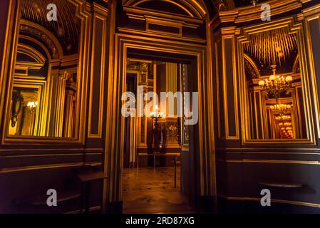 Extravagantes Interieur des Palais Garnier, einer berühmten Oper, Paris, Frankreich Stockfoto