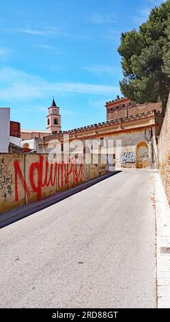 Kirche und Schloss der Stadt Llorens del Penedes, Bajo Panadés, Tarragona, Katalonien, Spanien, Europa Stockfoto