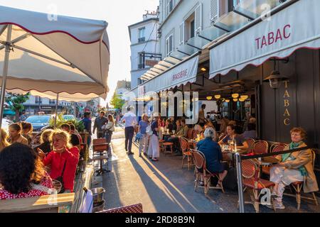 Bar und Straßencafé, Montmartre, Paris, Frankreich, Europa Stockfoto