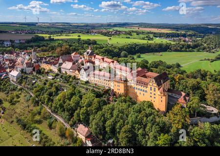 Luftaufnahme von Kirchberg an der Jagst mit Kirchberger Burg, Hohenlohe, Baden-Württemberg, Deutschland, Europa Stockfoto