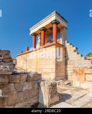 Palast von Minos, restaurierter Nordeingang, alte Stadt Knossos, Irakklion, Kreta, griechische Inseln, Griechenland, Europa Stockfoto